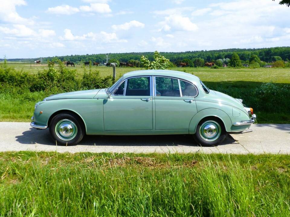 Daimler V8-250 Limousine grün 1967