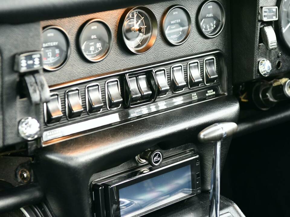 Image 45/50 de Jaguar E-Type V12 (2+2) (1972)