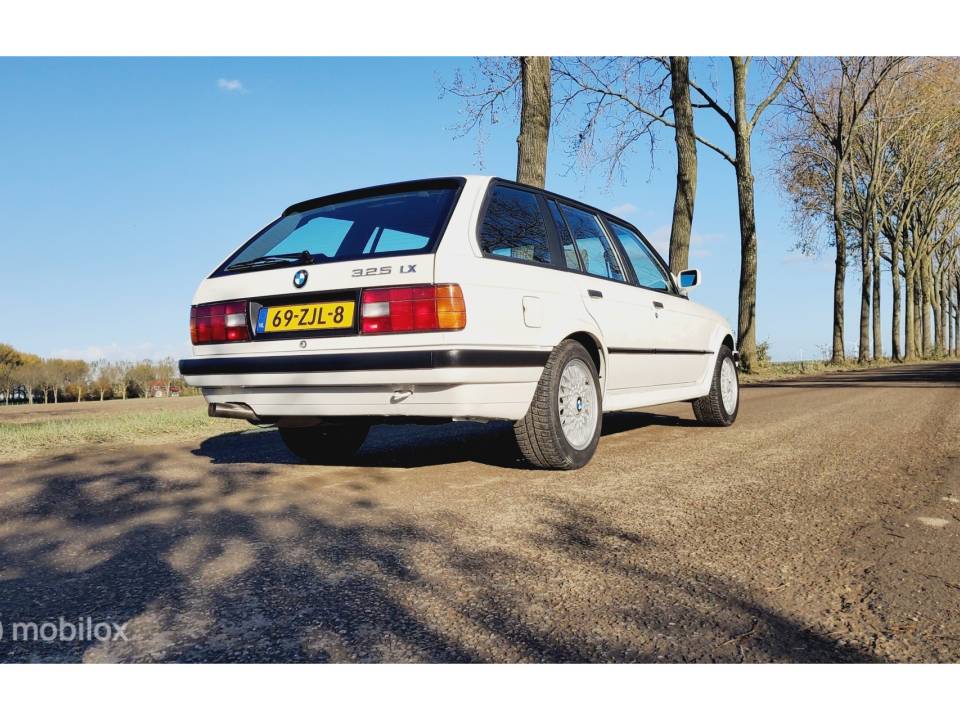 Imagen 11/35 de BMW 325ix Touring (1991)