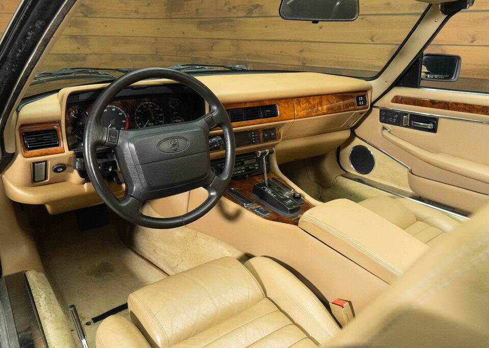 Image 2/8 of Jaguar XJS 4.0 (1994)