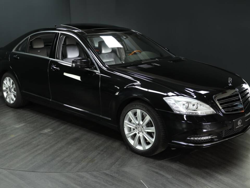 Image 7/78 of Mercedes-Benz S 600 L (2010)