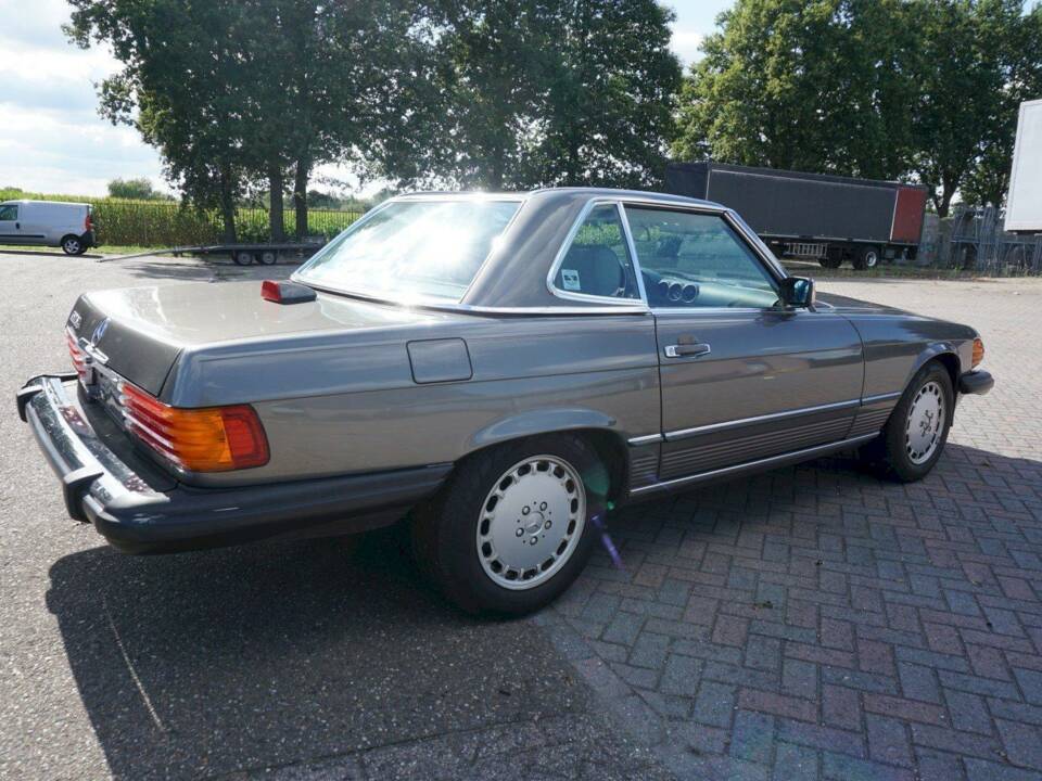 Image 9/36 de Mercedes-Benz 560 SL (1986)