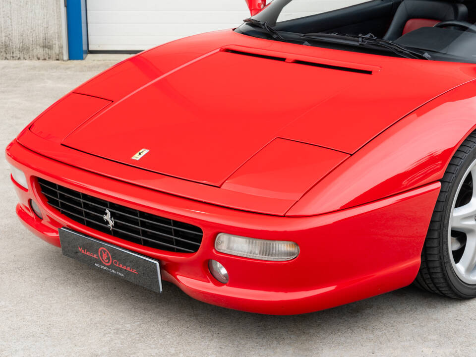 Imagen 17/89 de Ferrari F 355 Berlinetta (1996)