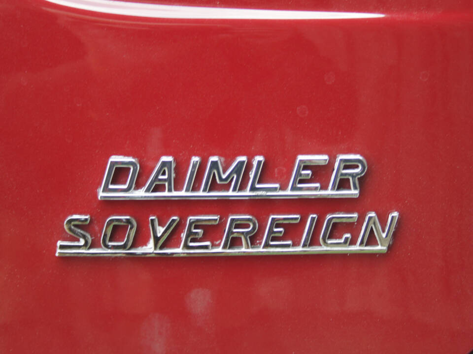 Image 21/22 of Daimler Sovereign 4.2 (1969)