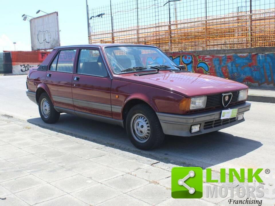 Bild 8/10 von Alfa Romeo Giulietta 1.6 (1984)