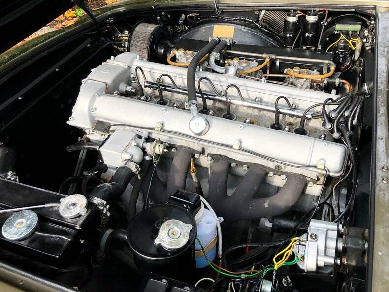 Immagine 17/42 di Aston Martin Vantage (1973)