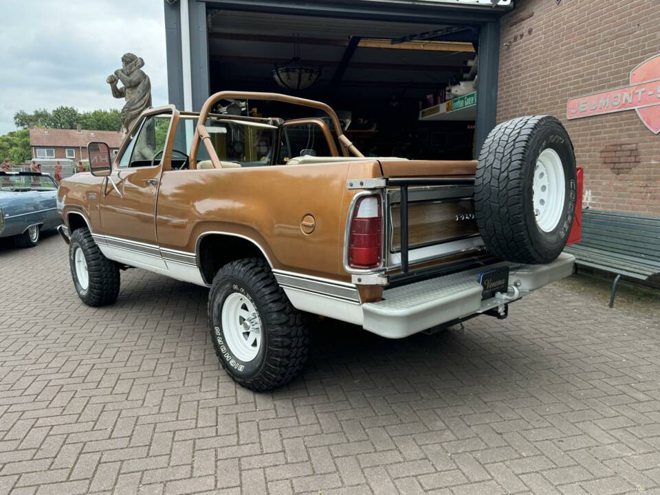 Image 6/22 of Dodge Ramcharger (1976)