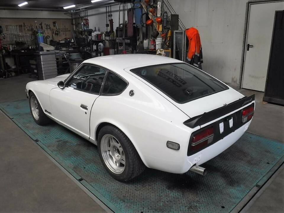 Image 6/50 of Datsun 240 Z (1972)