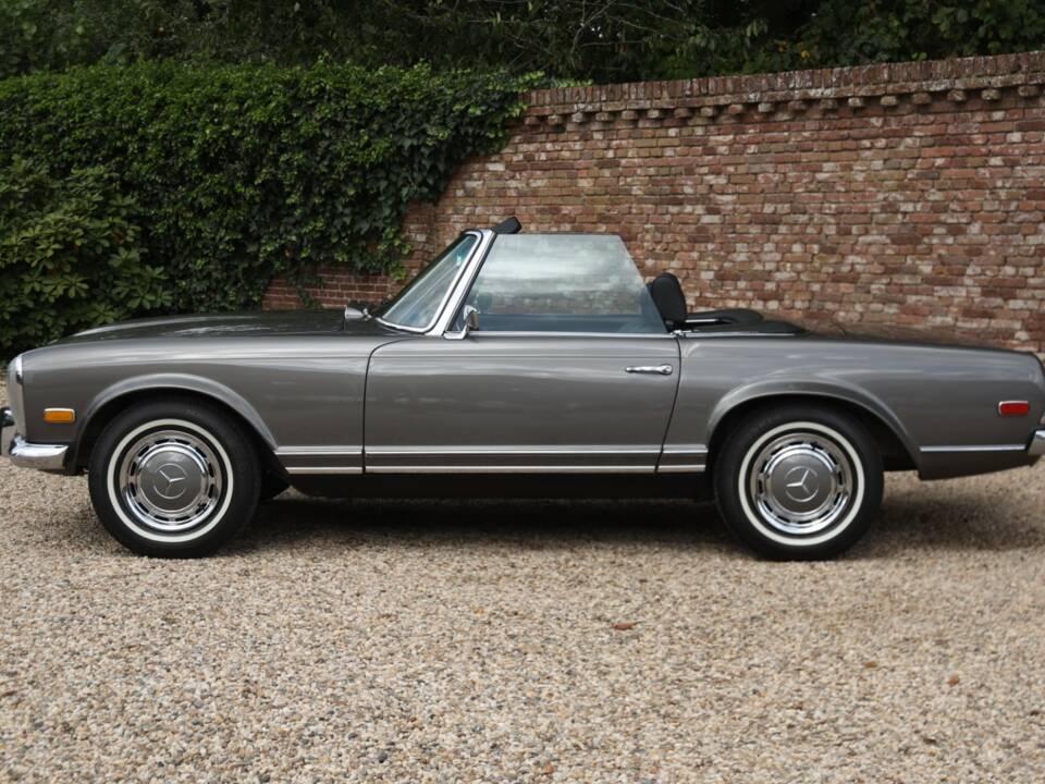 Bild 23/50 von Mercedes-Benz 280 SL (1971)