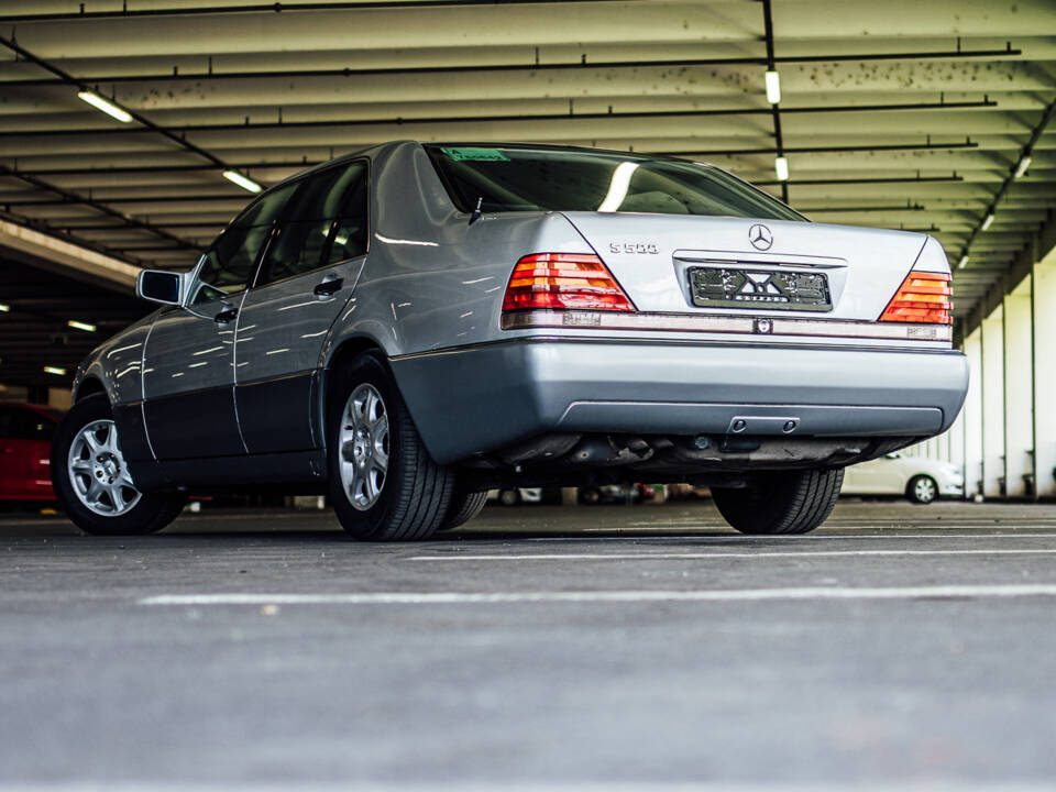 Image 31/57 de Mercedes-Benz 500 SE (1992)