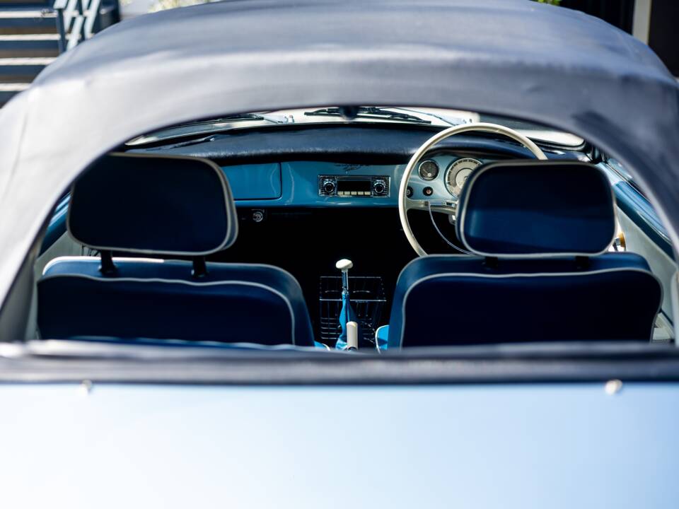 Image 25/50 of Volkswagen Karmann Ghia 1500 (1971)