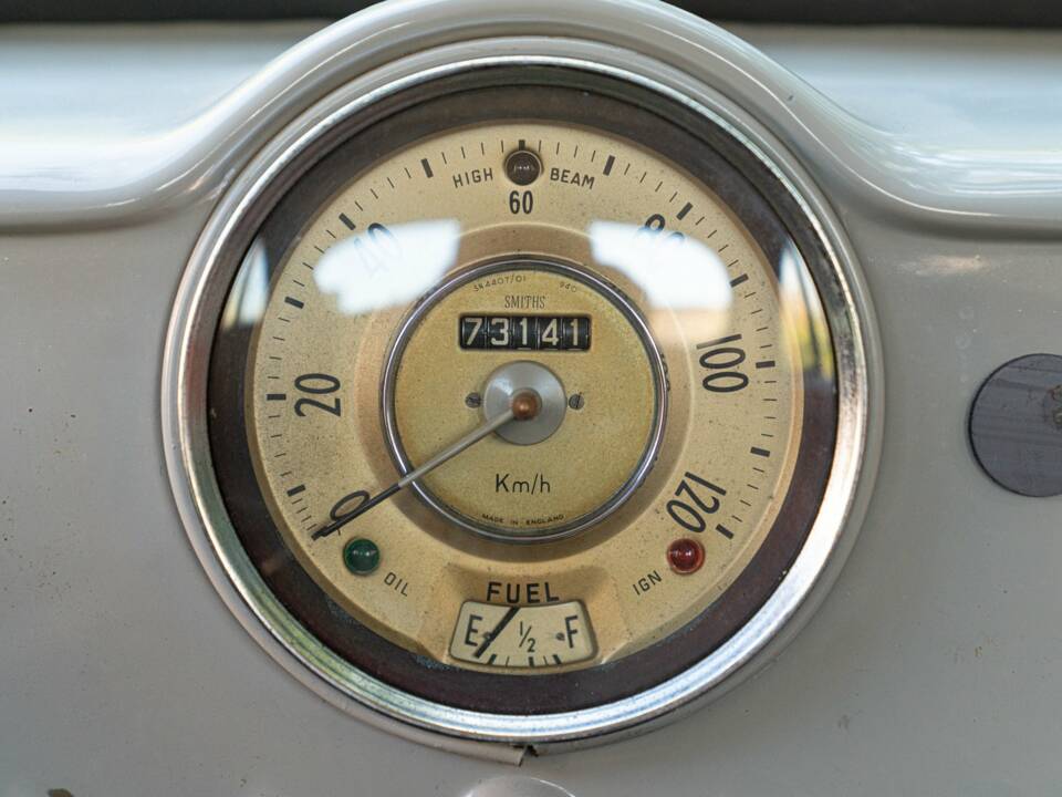Image 43/50 of Morris Minor 1000 (1958)