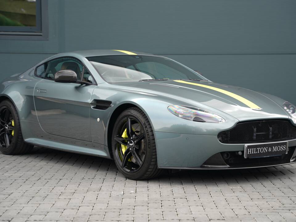 Bild 1/50 von Aston Martin V8 Vantage AMR (2018)