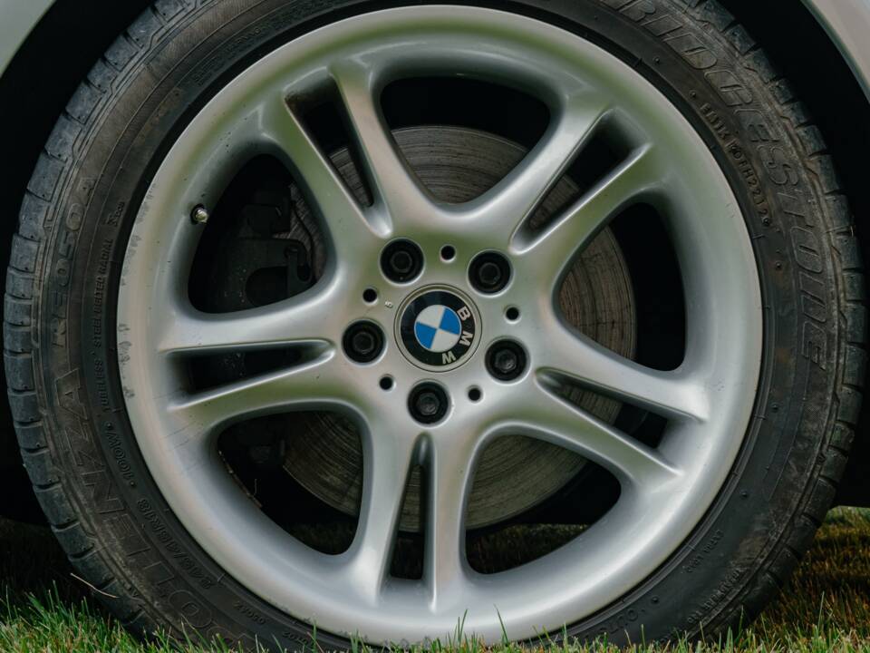 Image 47/185 of BMW Z8 (2001)