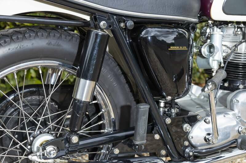 Image 25/45 of Triumph Bonneville T120TT (1967)