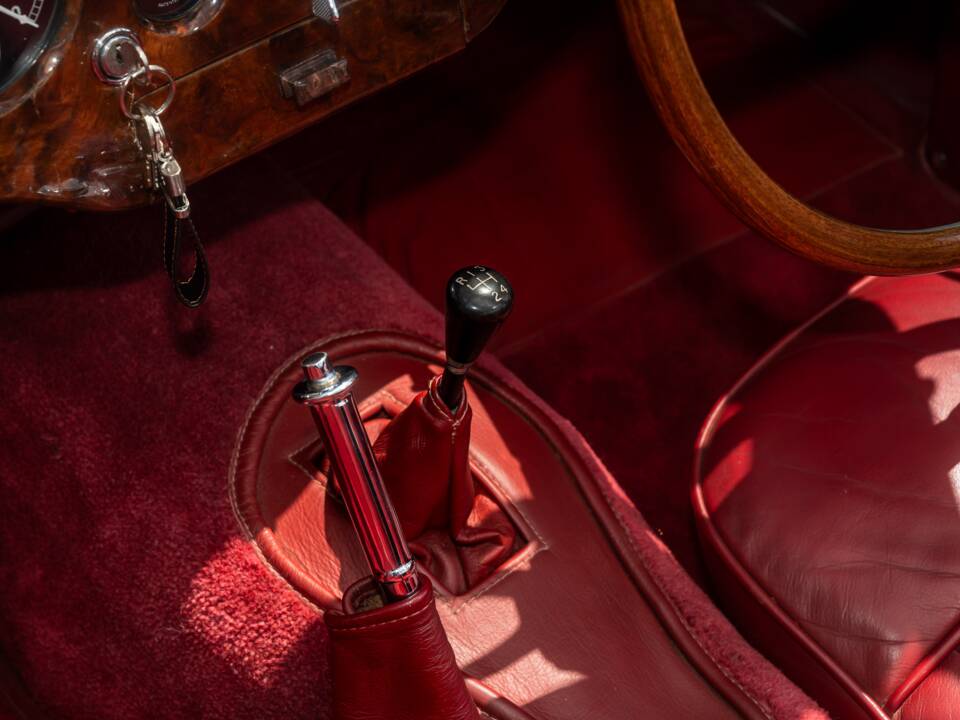 Image 45/58 of Jaguar XK 140 SE DHC (1955)