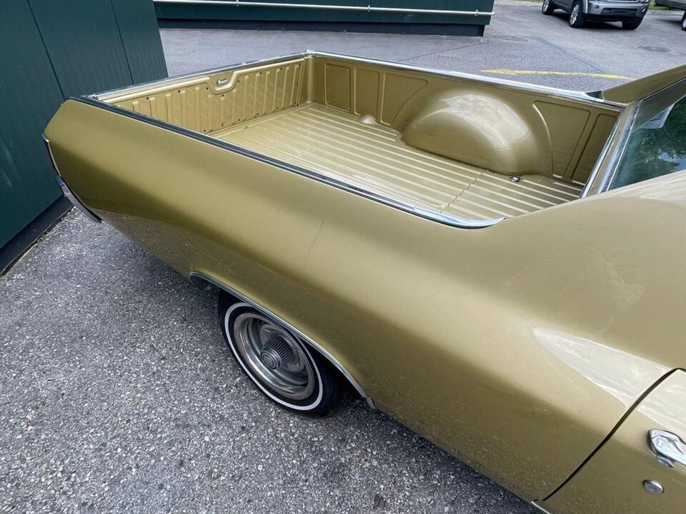 Image 2/5 of Chevrolet El Camino (1969)