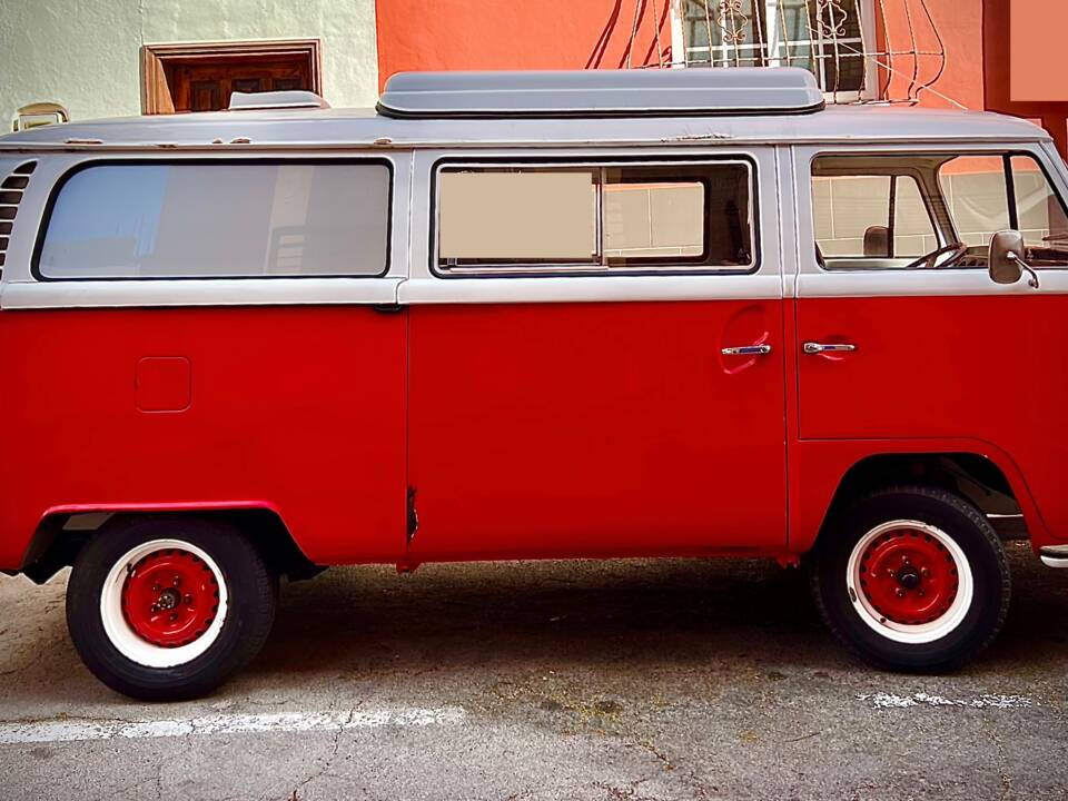 Image 2/12 of Volkswagen T2a minibus (1969)