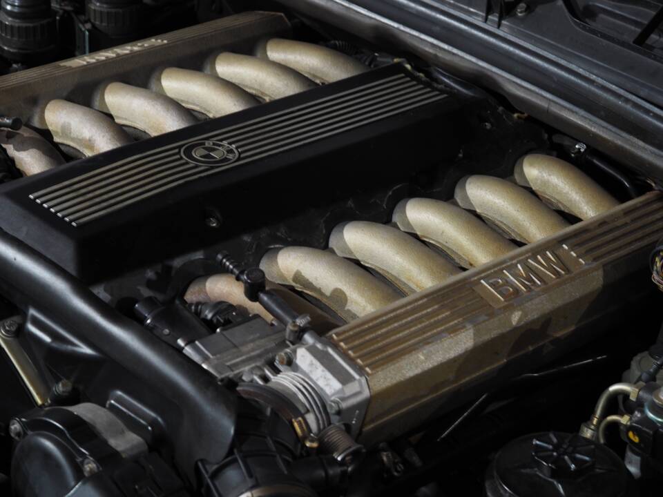 Image 22/59 of BMW 850Ci (1994)
