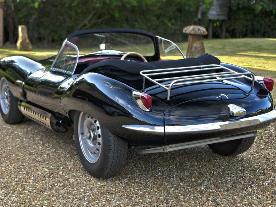 Afbeelding 15/50 van Jaguar XK-SS (1967)