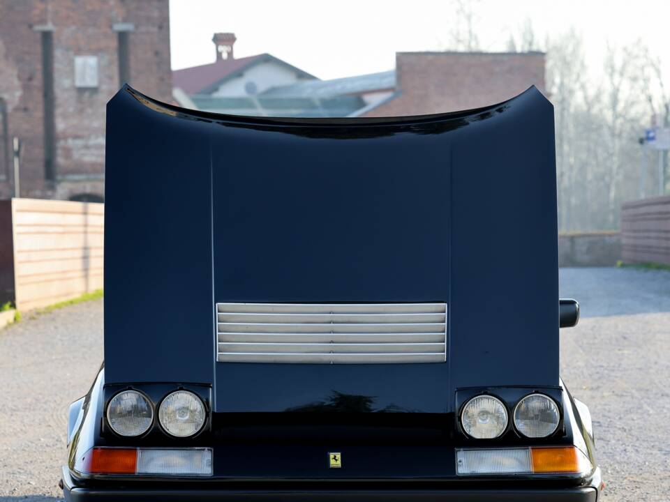 Image 5/32 of Ferrari 400 GT (1977)