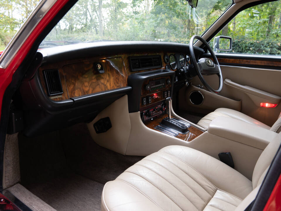 Immagine 10/20 di Jaguar Sovereign 2.9 (1986)