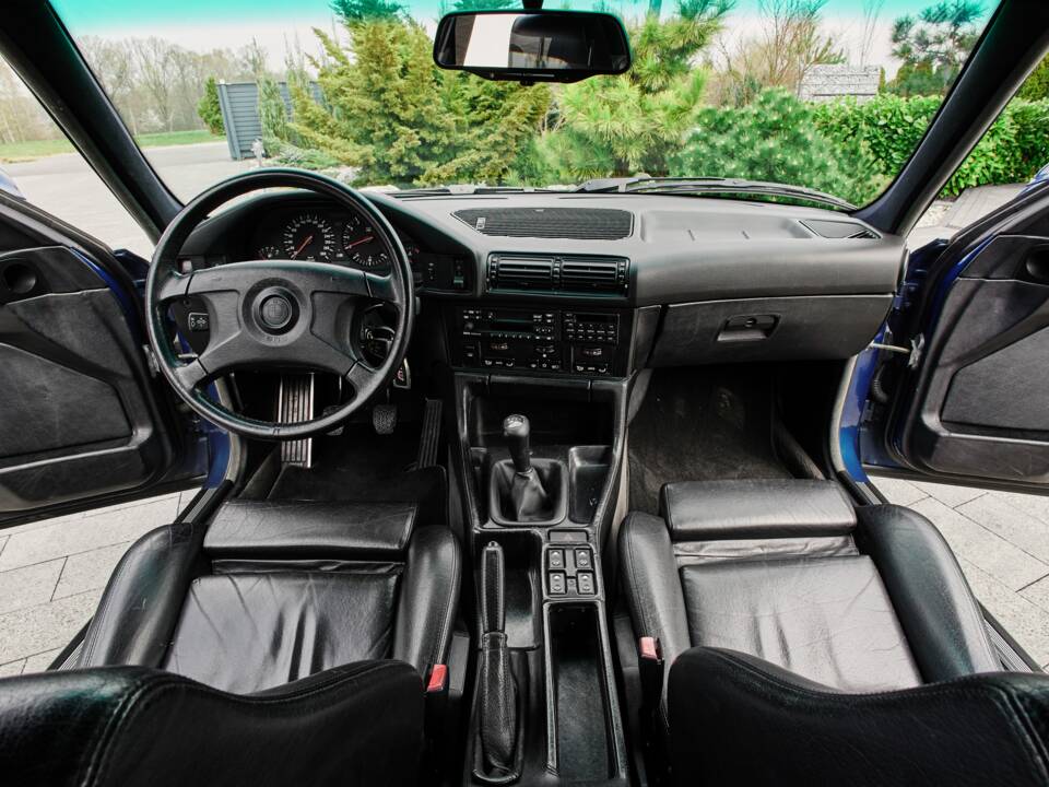 Immagine 51/74 di BMW M5 (1992)