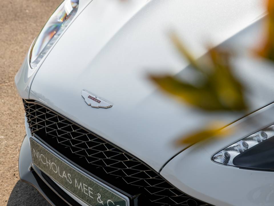 Imagen 16/50 de Aston Martin Vanquish Zagato (2017)