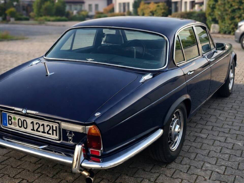 Afbeelding 5/9 van Jaguar XJ 12 (1972)