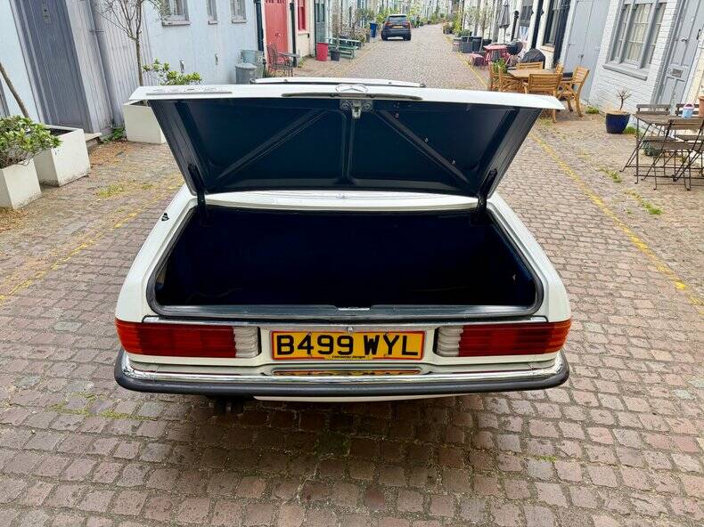 Image 40/50 of Mercedes-Benz 280 SL (1984)