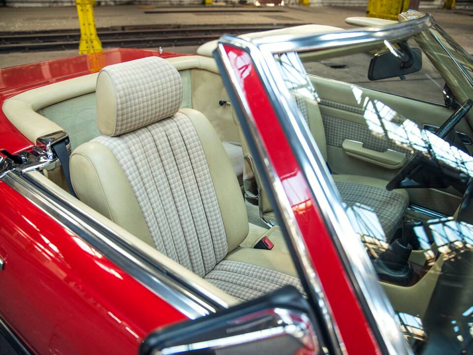 Bild 8/15 von Mercedes-Benz 280 SL (1983)