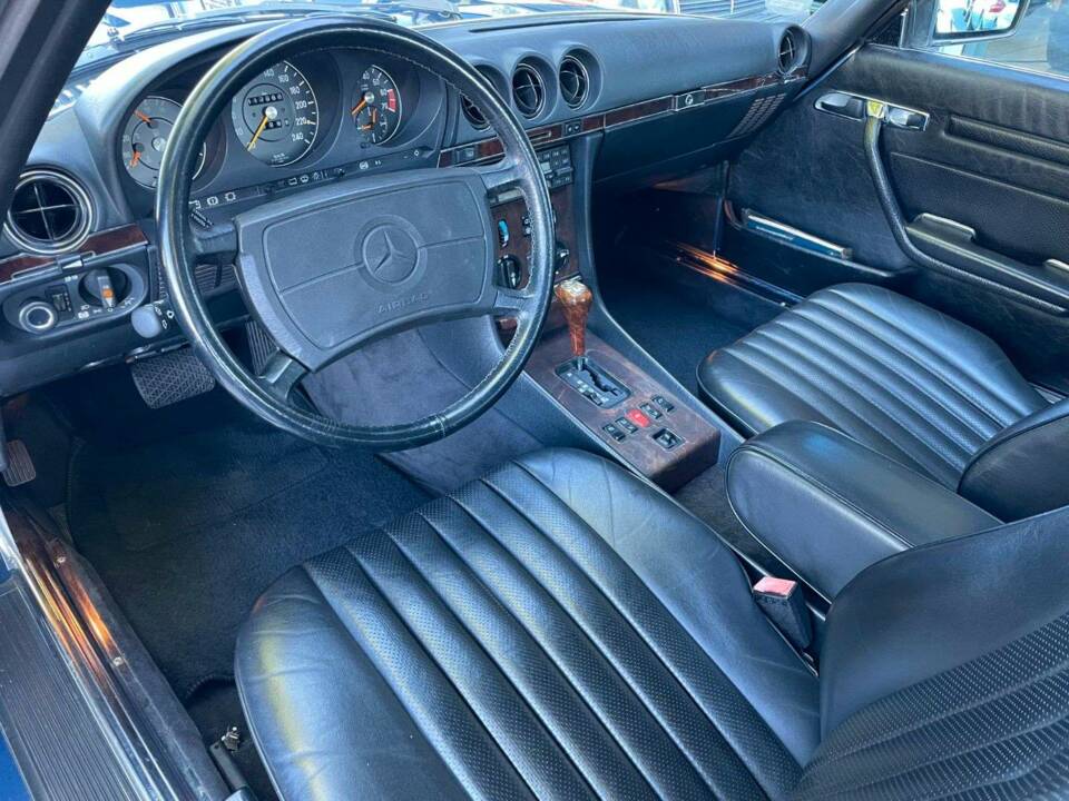 Image 14/19 of Mercedes-Benz 500 SL (1987)