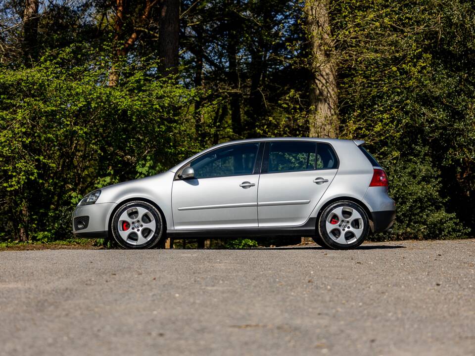 Bild 20/50 von Volkswagen Golf V GTI (2006)