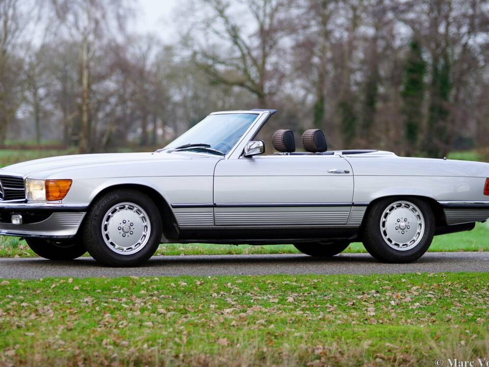 Bild 10/59 von Mercedes-Benz 280 SL (1985)