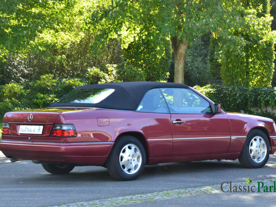 Afbeelding 8/50 van Mercedes-Benz E 200 (1995)