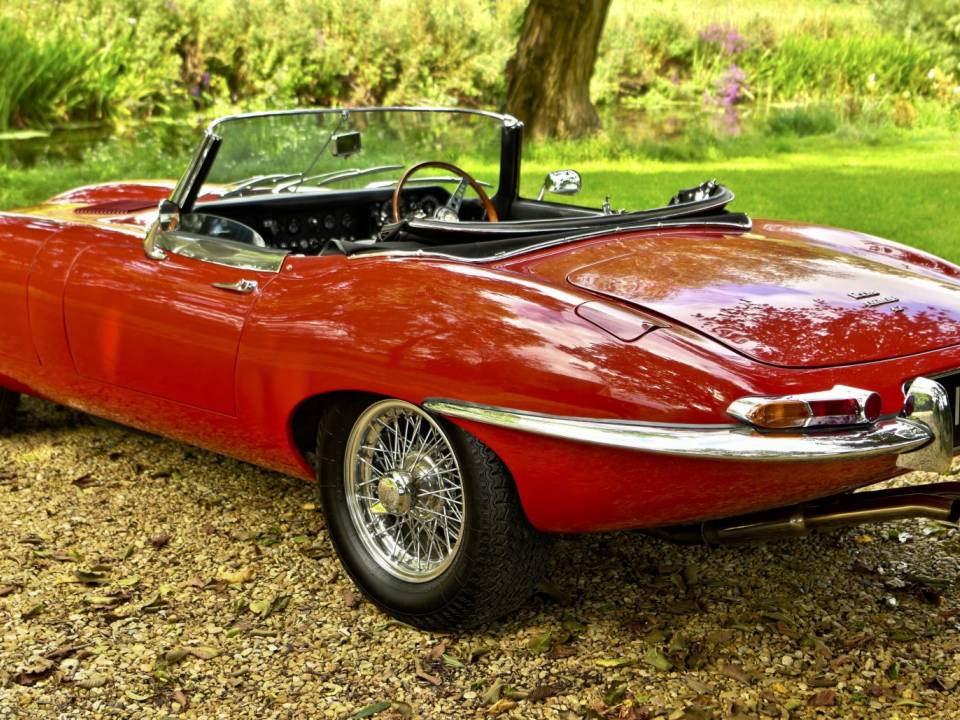 Immagine 16/50 di Jaguar E-Type (1968)