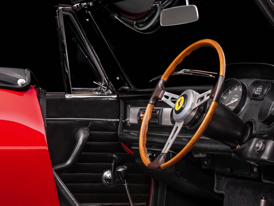 Image 13/28 of Ferrari 275 GTS (1965)