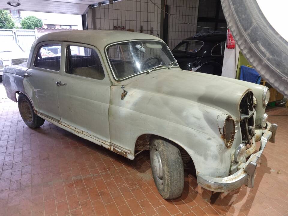 Image 2/21 of Mercedes-Benz 180 a (1958)