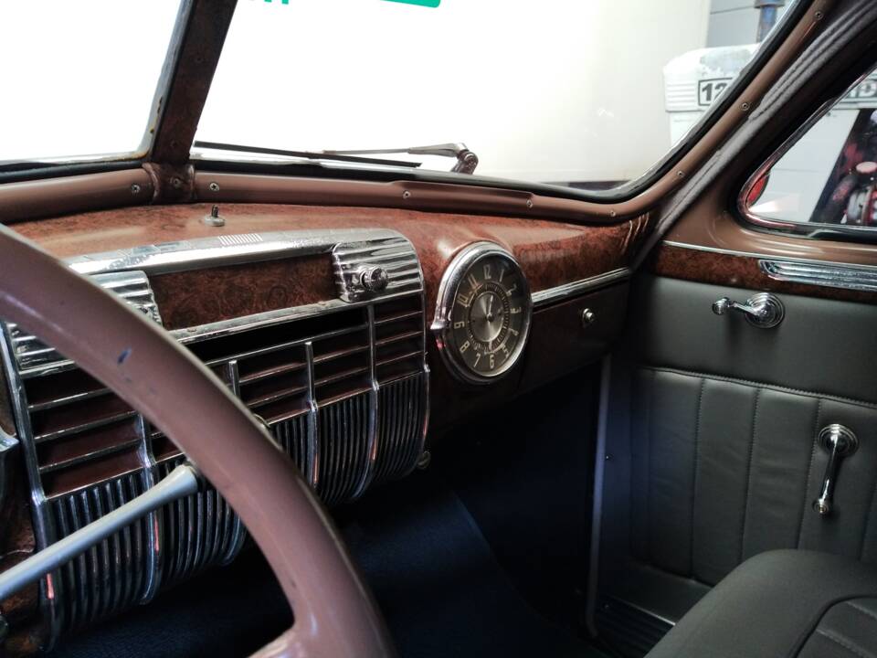 Image 31/50 of Cadillac 61 Sedan (1941)