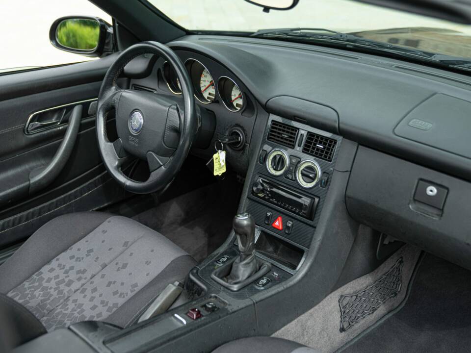 Afbeelding 30/50 van Mercedes-Benz SLK 200 (1998)