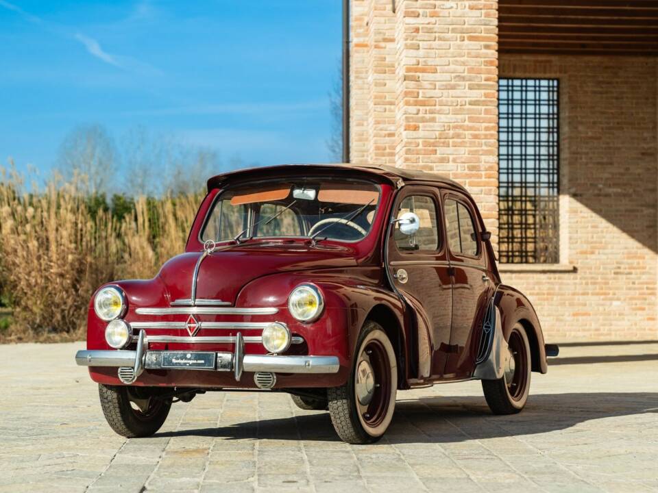 Immagine 1/50 di Renault 4 CV Décapotable (1957)