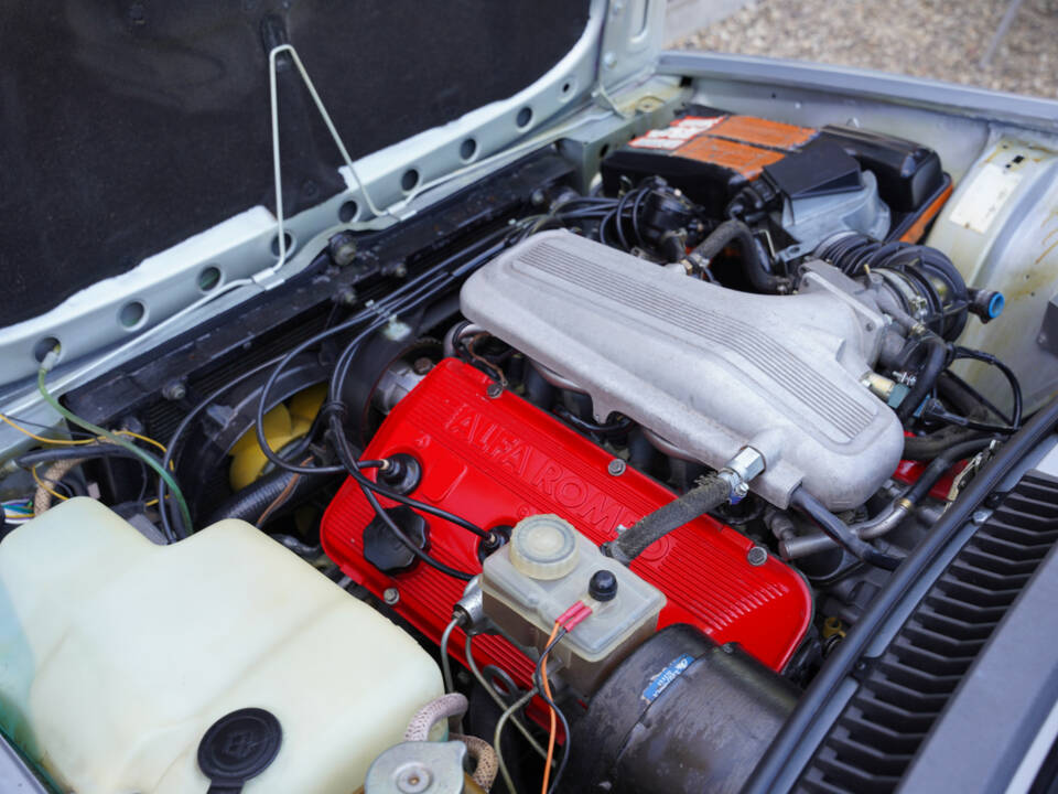 Image 4/50 of Alfa Romeo GTV 6 2.5 (1983)