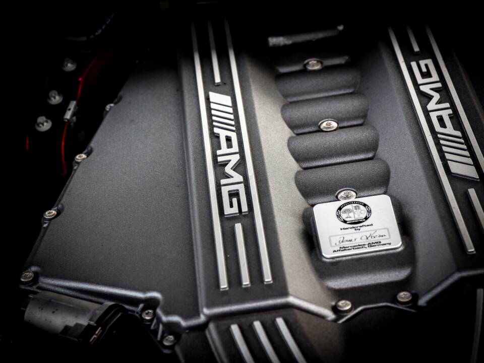 Image 16/40 of Mercedes-Benz SLS AMG Roadster (2011)