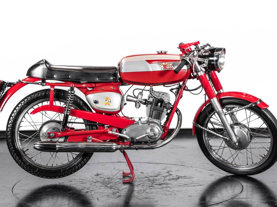 Image 2/15 of Moto Morini DUMMY (1962)