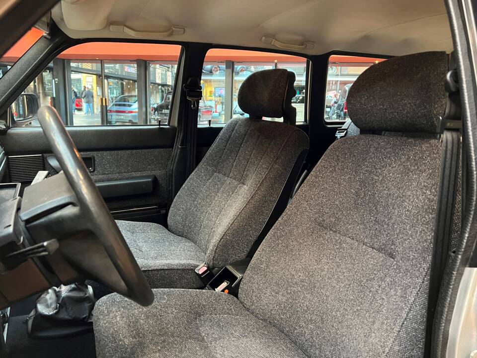 Bild 17/36 von Volvo 240 Polar (1990)