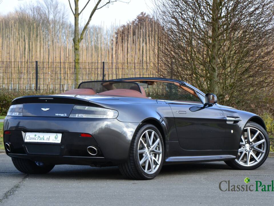 Bild 17/50 von Aston Martin V8 Vantage S (2013)