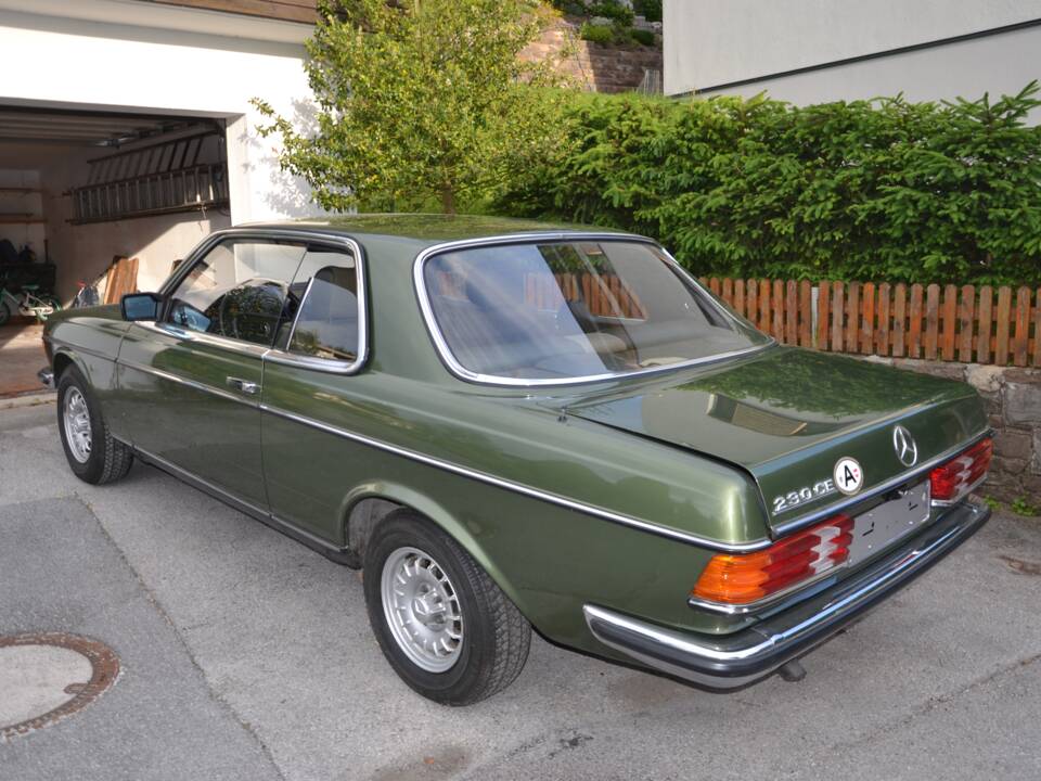 Bild 4/11 von Mercedes-Benz 230 CE (1983)