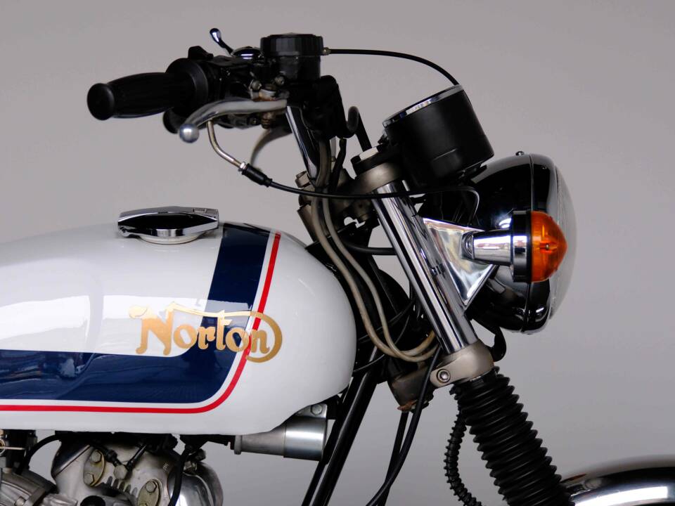 Image 5/83 of Norton 850 MKIII Roadster (1975)