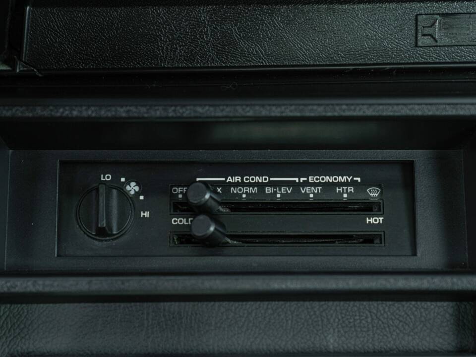 Image 48/50 of Chevrolet Camaro Z28 (1992)