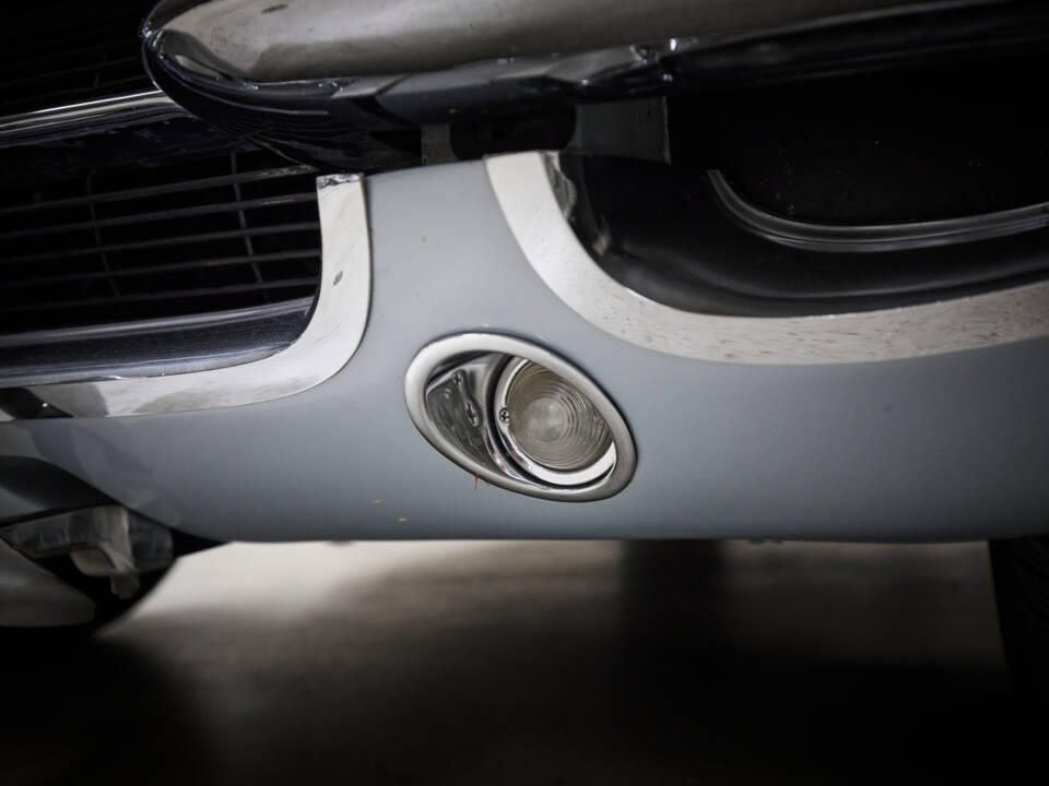 Image 23/78 of Chevrolet Corvette (1962)